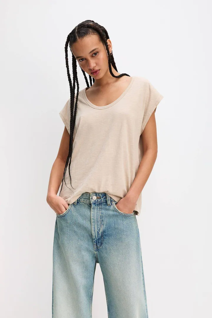 <span class="text-styled__StyledSpan-sc-d280c10c-1 dvOaRP">Pull & Bear< span>تیشرت بدون آستین