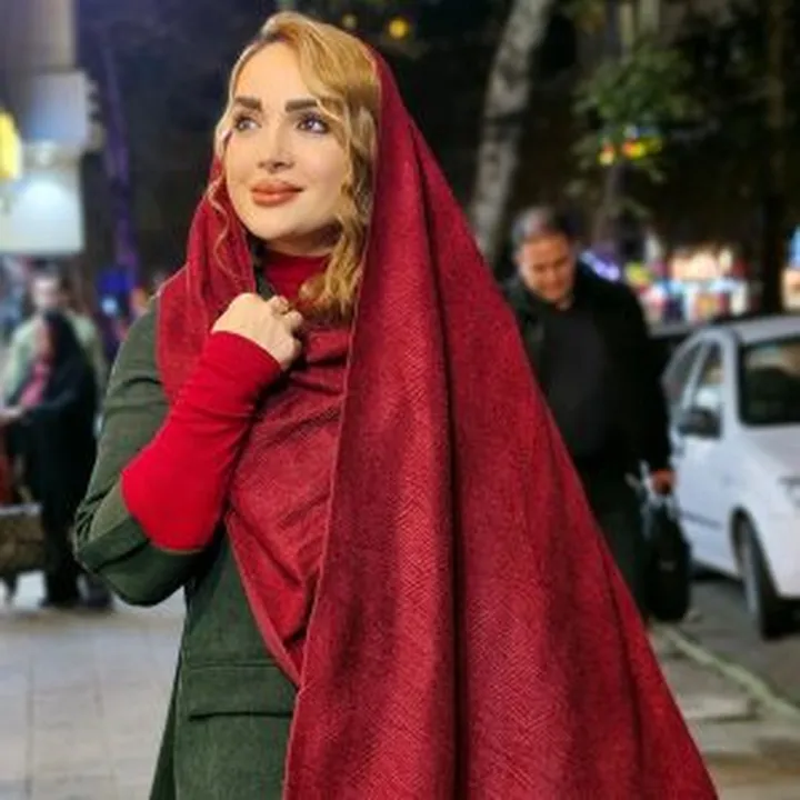 شال مخمل زرشکی ۳۴۷۰۰۲۱۶