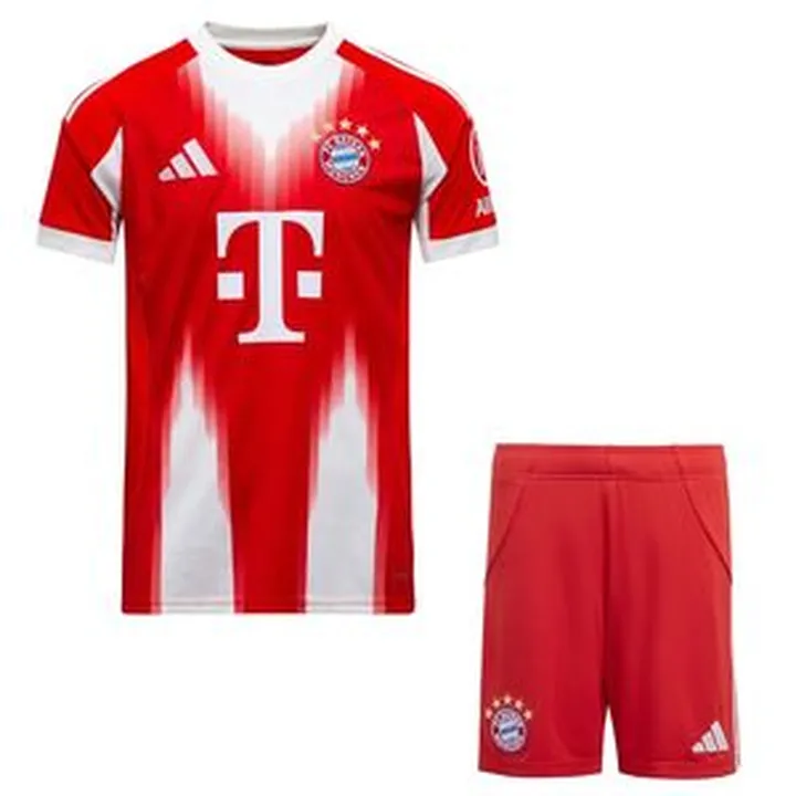 ست تیشرت آستین کوتاه و شلوارک ورزشی مردانه مدل بایرن مونیخ کد Home 2026 رنگ قرمز
