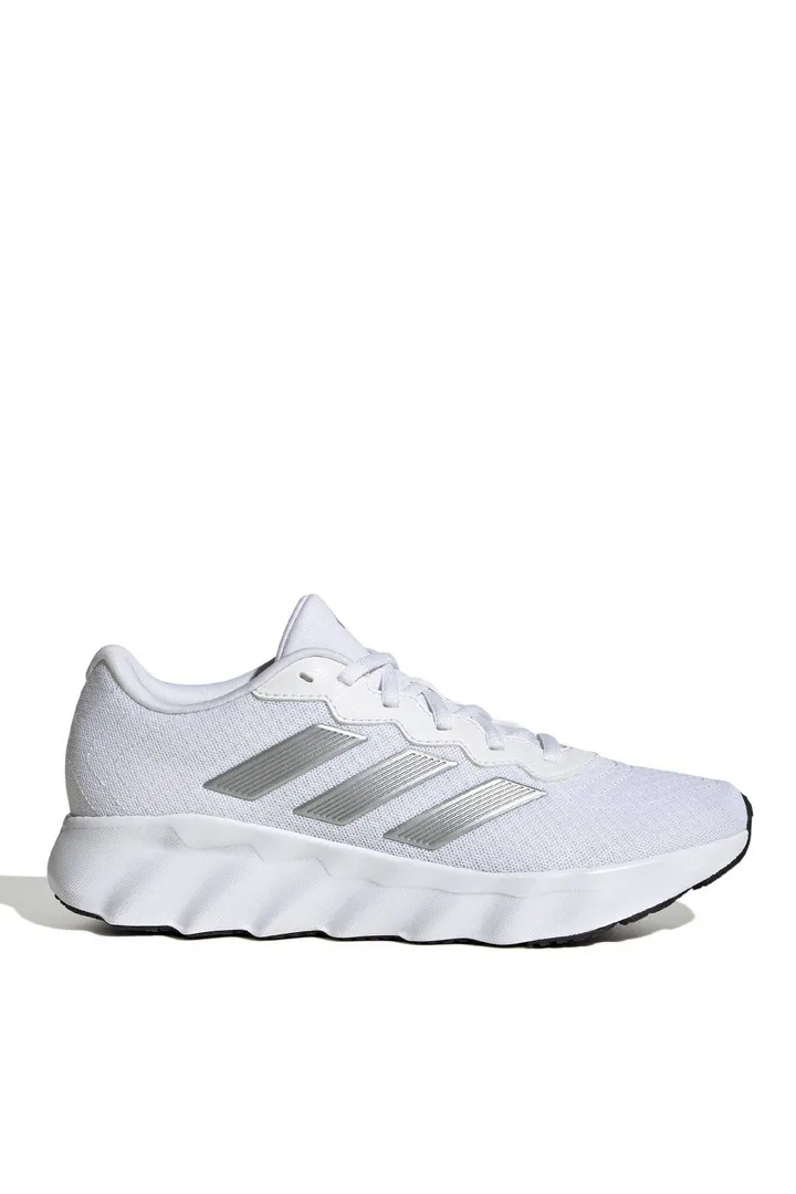 <span class="text-styled__StyledSpan-sc-d280c10c-1 dvOaRP">adidas< span>کفش دویدن زنانه سفید ID5257 ADIDAS