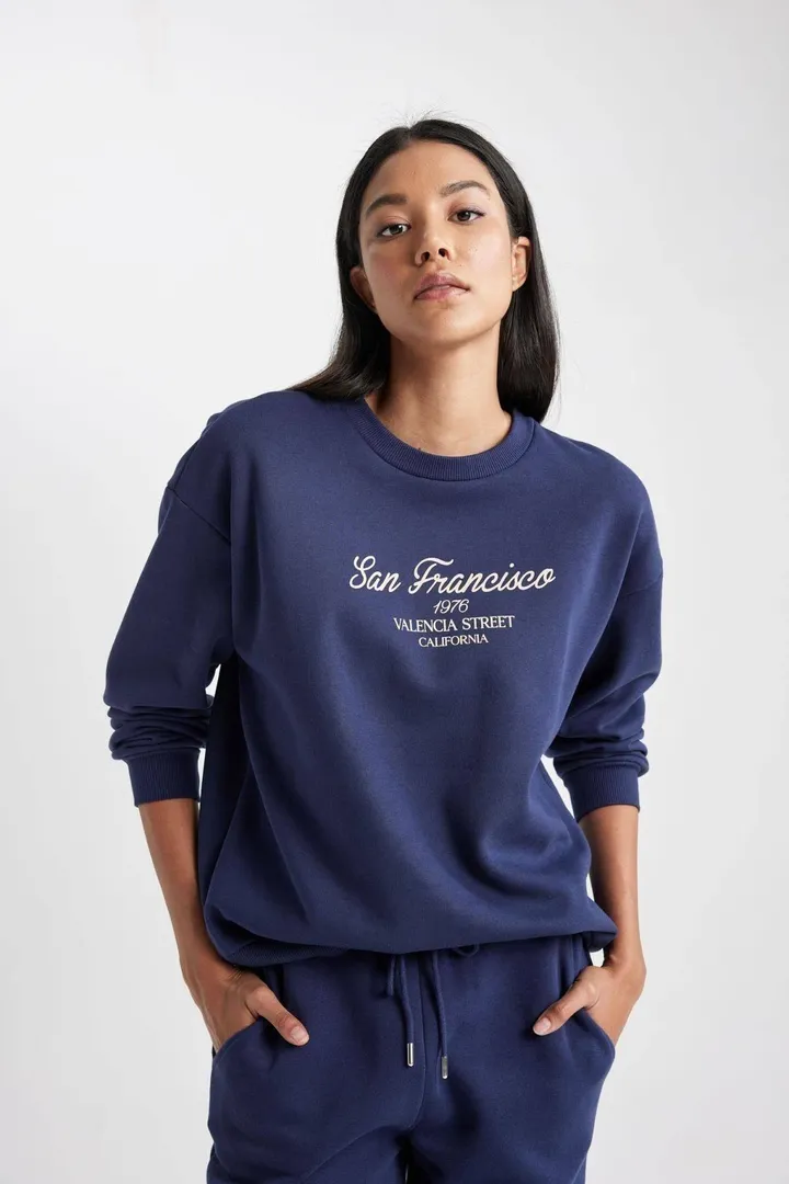 <span class="text-styled__StyledSpan-sc-d280c10c-1 dvOaRP">Defacto< span>سویشرت ضخیم Relax Fit Crew Neck A5039ax23wn