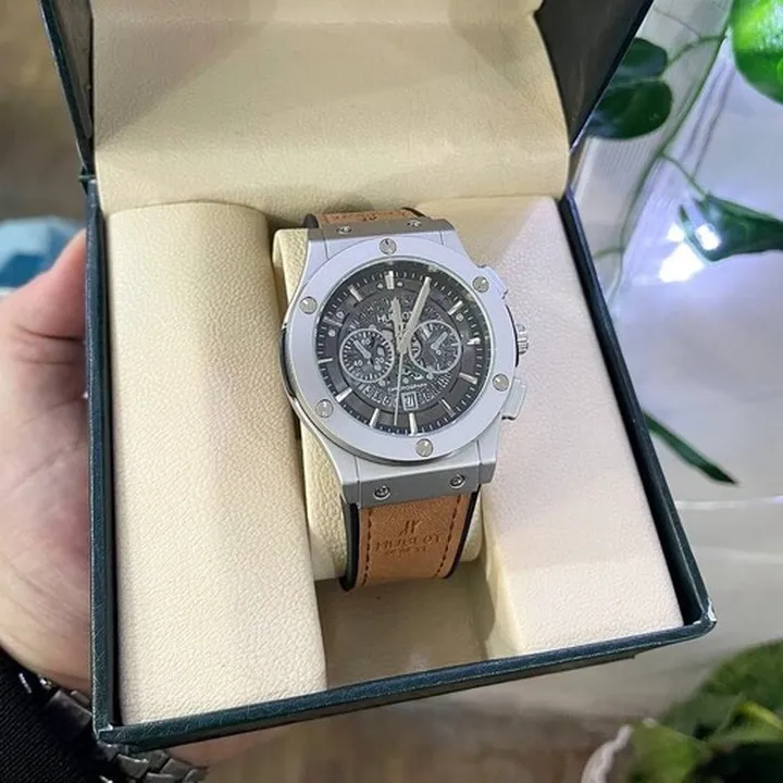 ساعت مچی مردانه  هابلوت  Hublot قهوه ای با جعبه و کارت گارانتی 