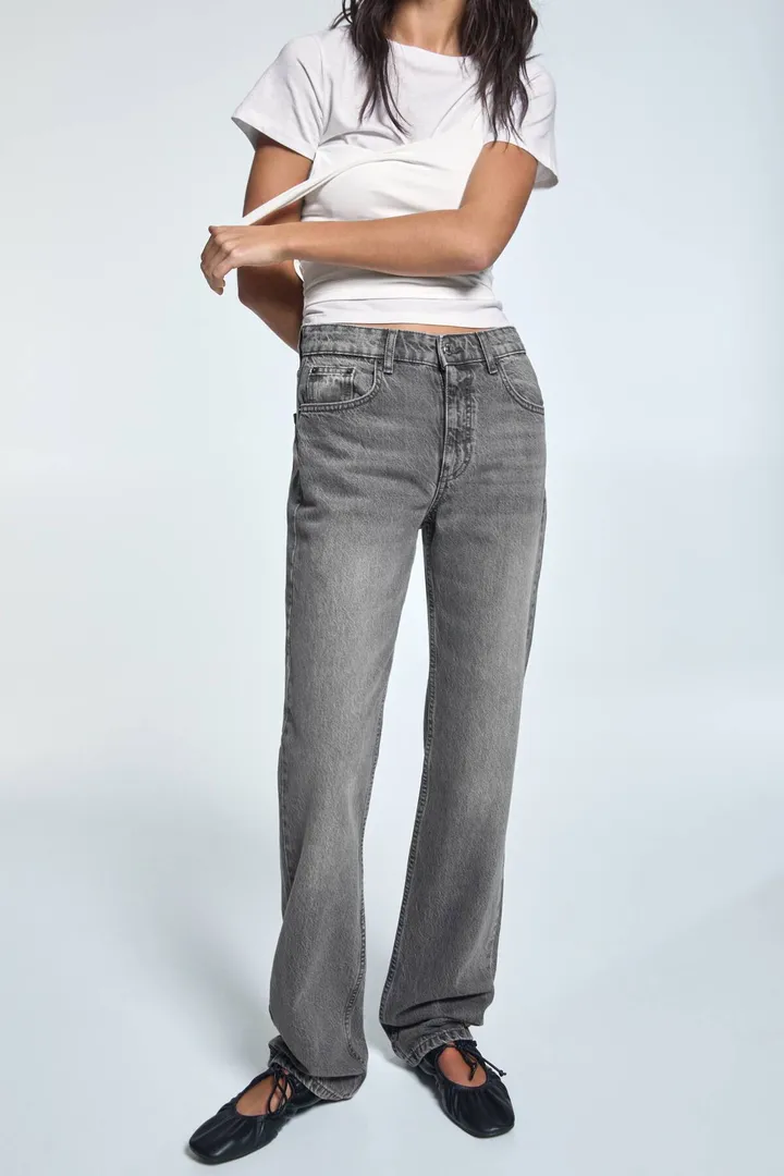 <span class="text-styled__StyledSpan-sc-d280c10c-1 dvOaRP">Pull & Bear< span>شلوار جین صاف وسط کمر