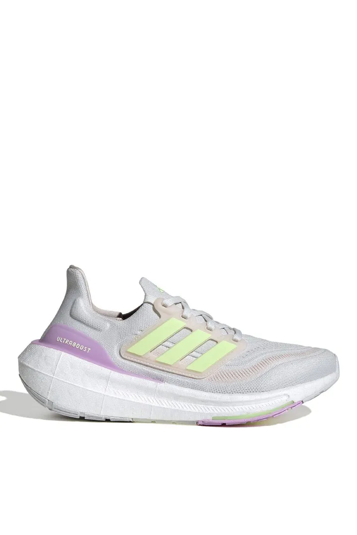 <span class="text-styled__StyledSpan-sc-d280c10c-1 dvOaRP">adidas< span>کفش دویدن زنانه سفید IE3337 ULTRABOOST