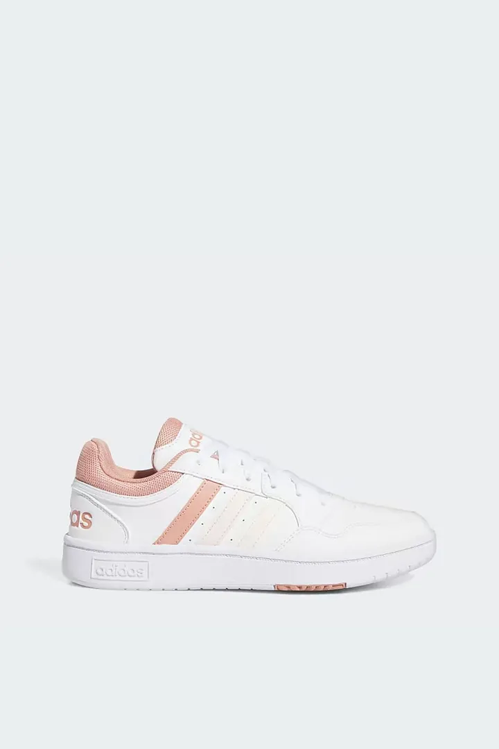 <span class="text-styled__StyledSpan-sc-d280c10c-1 dvOaRP">adidas< span>HOOPS 3.0W STD