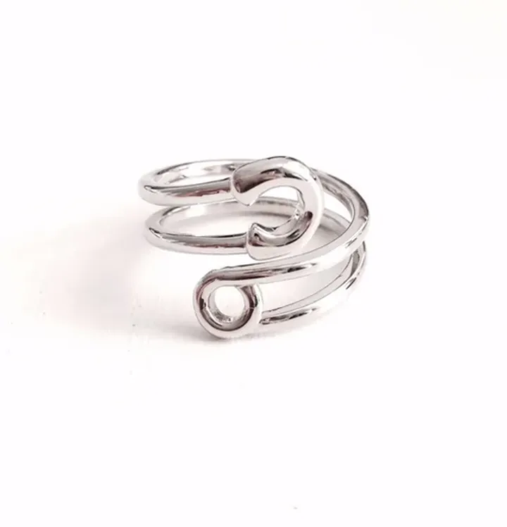 انگشتر سنجاق