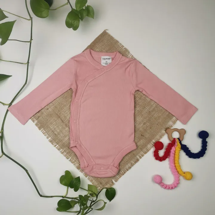 بادی نوزادی دخترانه آستین بلند برند Lily and Dan طرح کبریتی صورتی رنگ