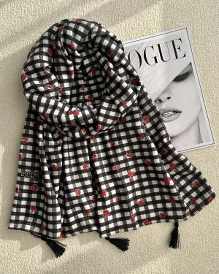 شال گل چهارخونه