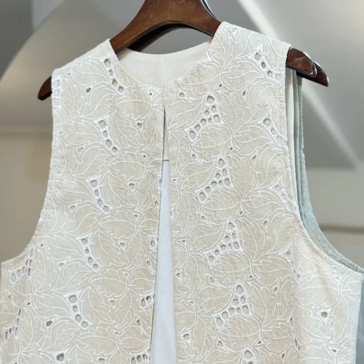 وست گلدوزی کرم