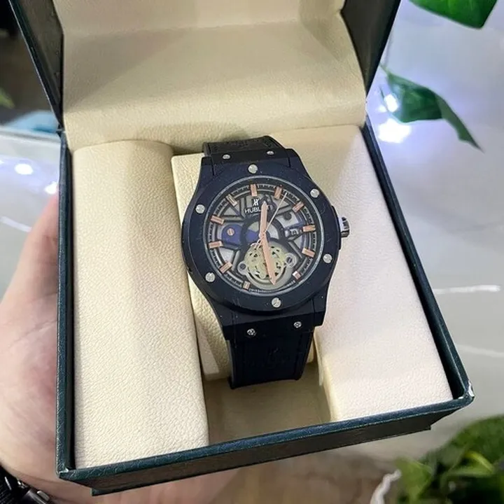 ساعت مردانه هابلوت Hublot  جدید با کارت گارانتی و ارسال فوری رایگان 