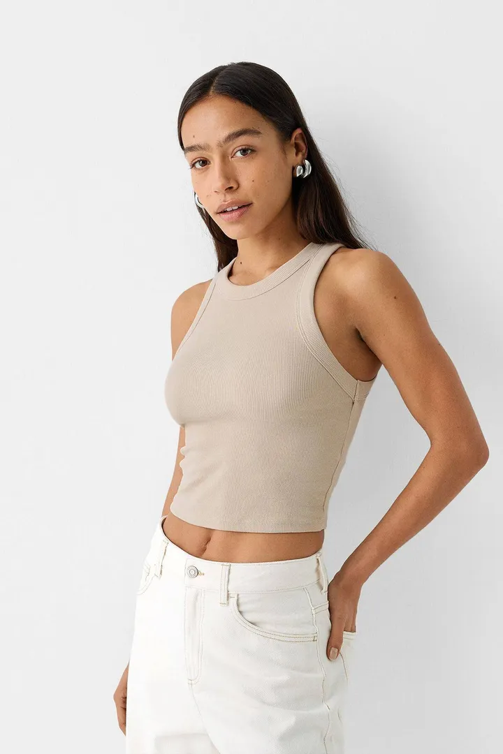 <span class="text-styled__StyledSpan-sc-d280c10c-1 dvOaRP">Bershka< span>تیشرت بدون آستین آجدار