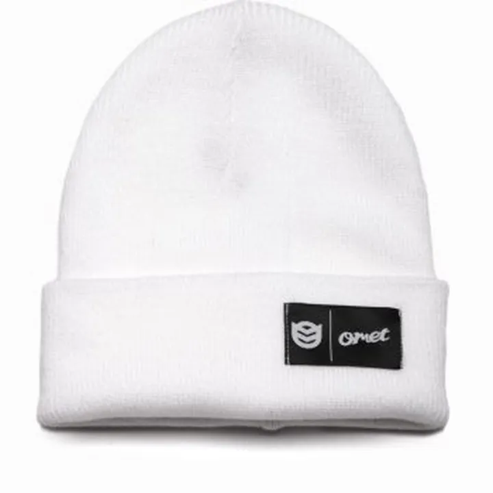 WHITE BEANIE HAT