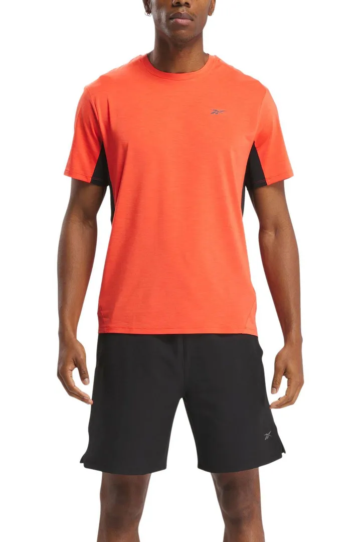 <span class="text-styled__StyledSpan-sc-d280c10c-1 dvOaRP">Reebok< span>تیشرت مردانه آستین کوتاه نارنجی