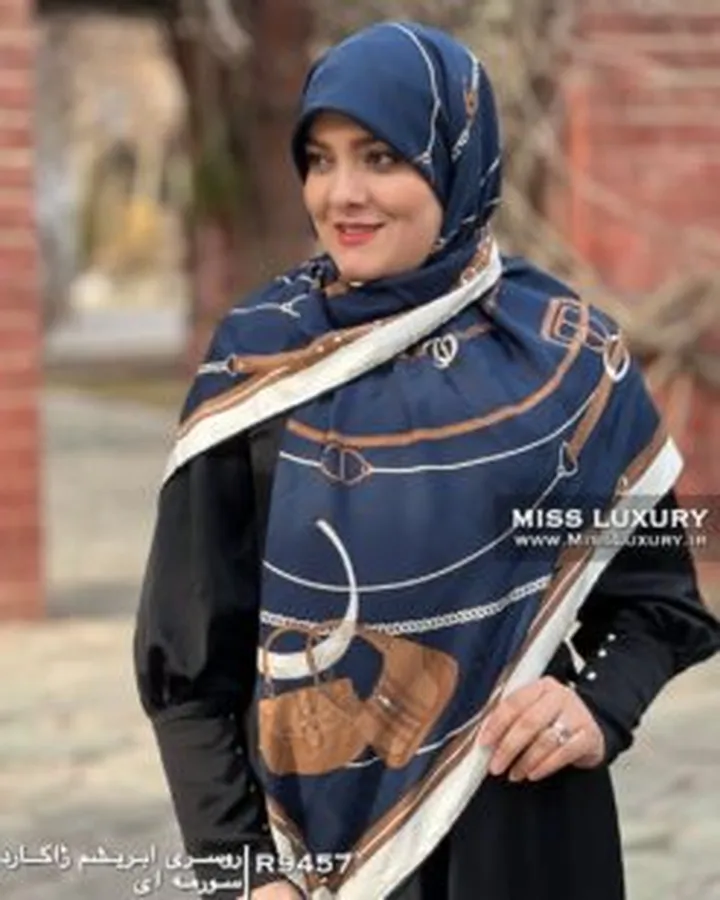 روسری ابریشم ژاکارد سورمه ای R9457