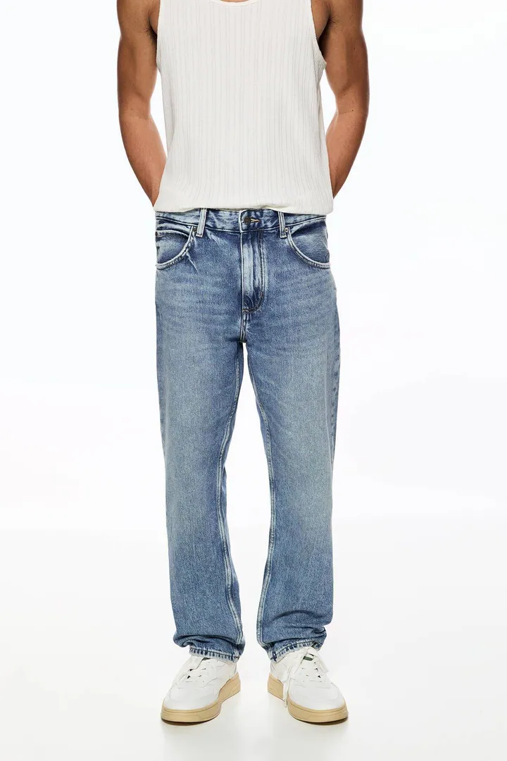 <span class="text-styled__StyledSpan-sc-d280c10c-1 dvOaRP">Pull & Bear< span>شلوار جین صاف با ظاهر قدیمی