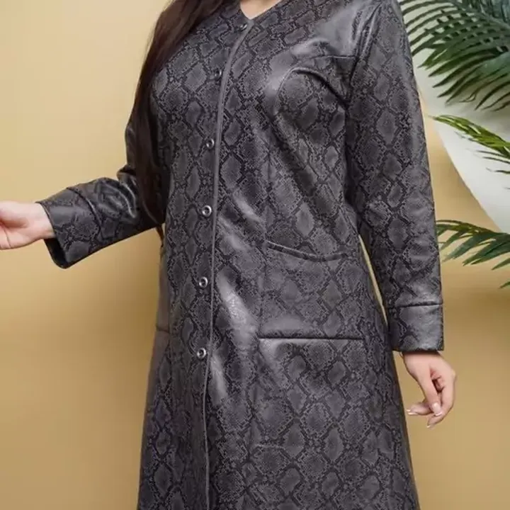 پالتو سوییت پالتو خاص فوق العاده زیبا. باتنخوری عااالی
