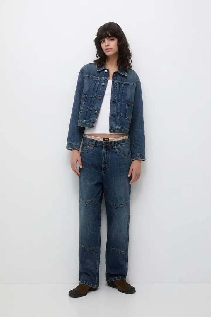 <span class="text-styled__StyledSpan-sc-d280c10c-1 dvOaRP">Pull & Bear< span>کت جین چین دار لی