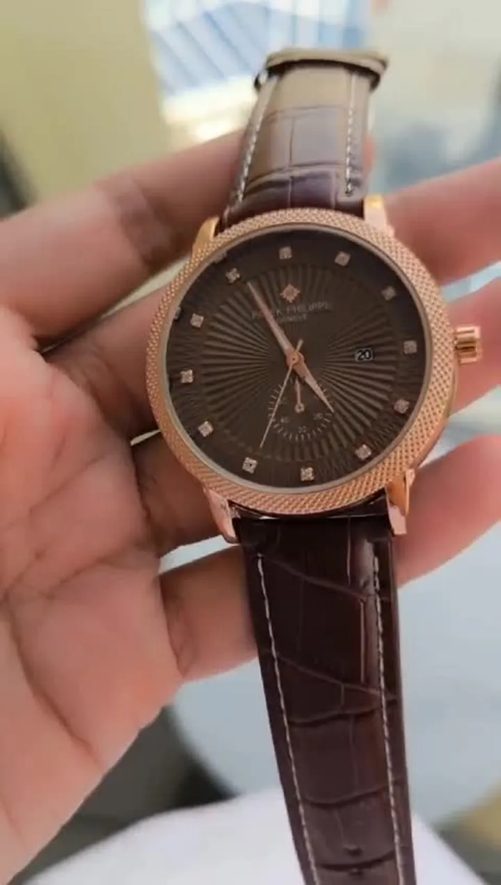 ساعت مچی مردانه بند چرم دوخت دار رنگ ثابت موتور ژاپن پتک فیلیپ Patek philippe 