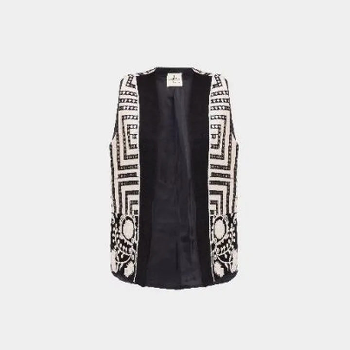 جلیقه زنانه لینن کرم و مشکی گلدوزی شده