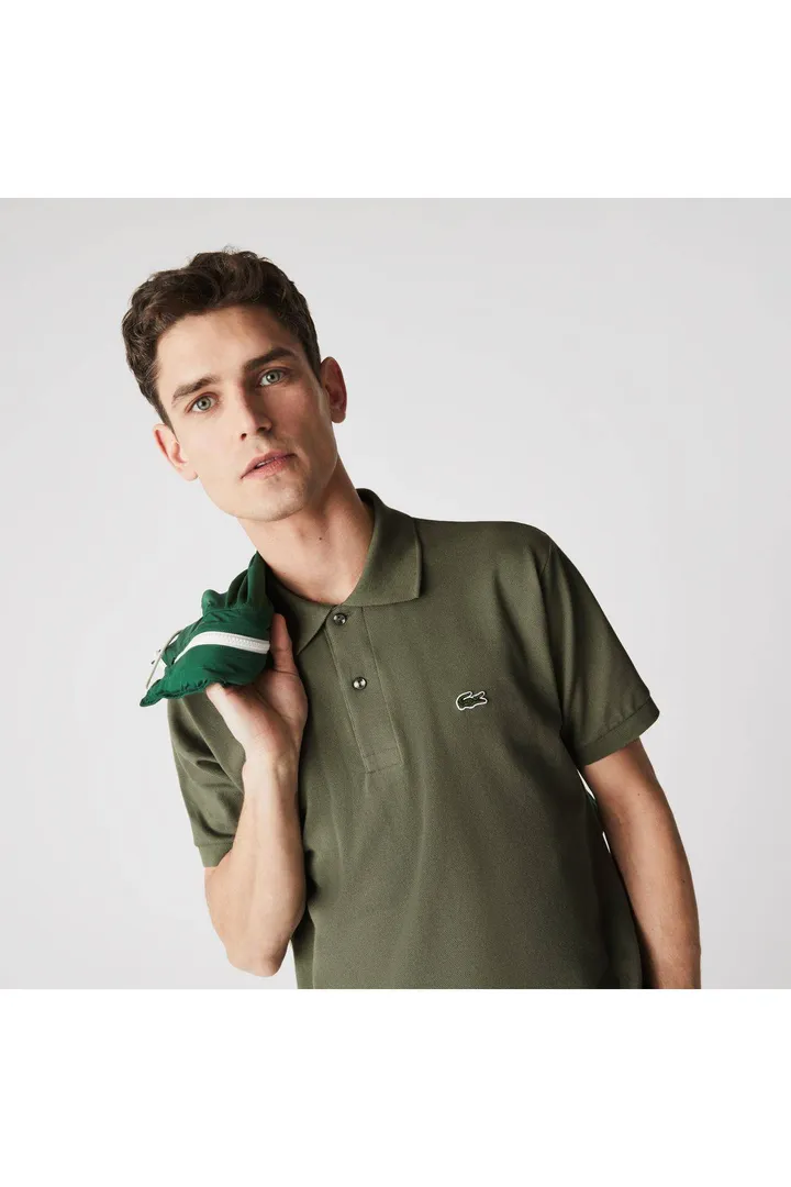 <span class="text-styled__StyledSpan-sc-d280c10c-1 dvOaRP">Lacoste< span>L.12.12 کلاسیک فیت خاکی پولو مردانه