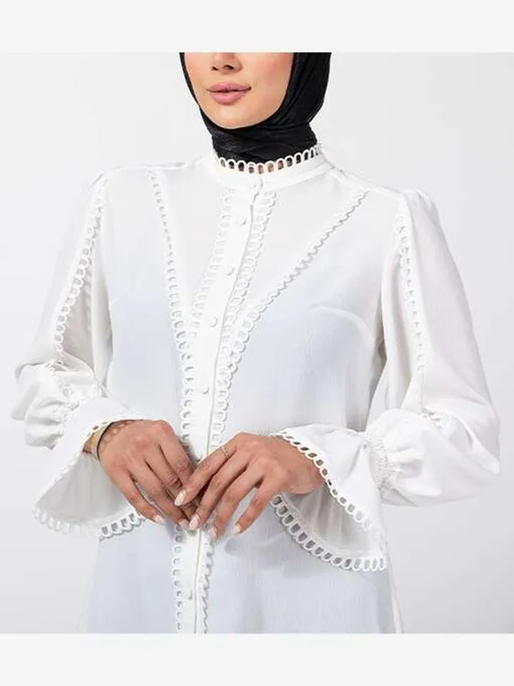 شومیز زنانه کریشه مجلسی یقه ایستاده نوار دوزی شده آستین پفی کلاسیک آذر سفید
