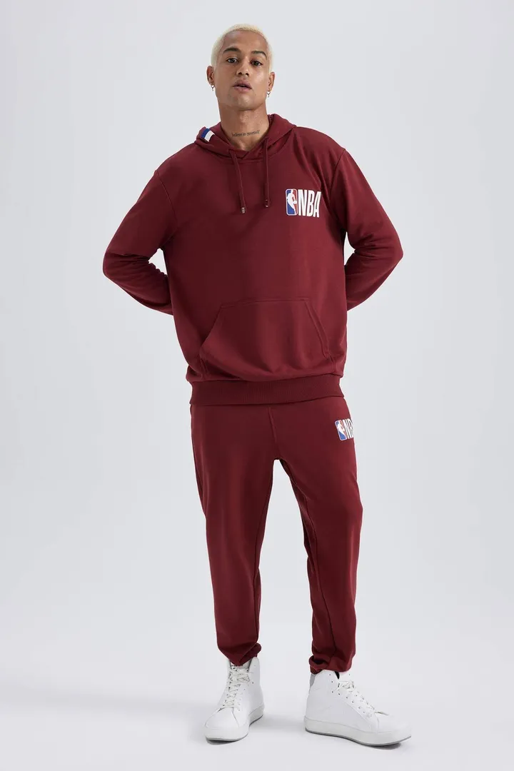 <span class="text-styled__StyledSpan-sc-d280c10c-1 dvOaRP">Defacto< span>NBA Wordmark Standard Fit Jogger