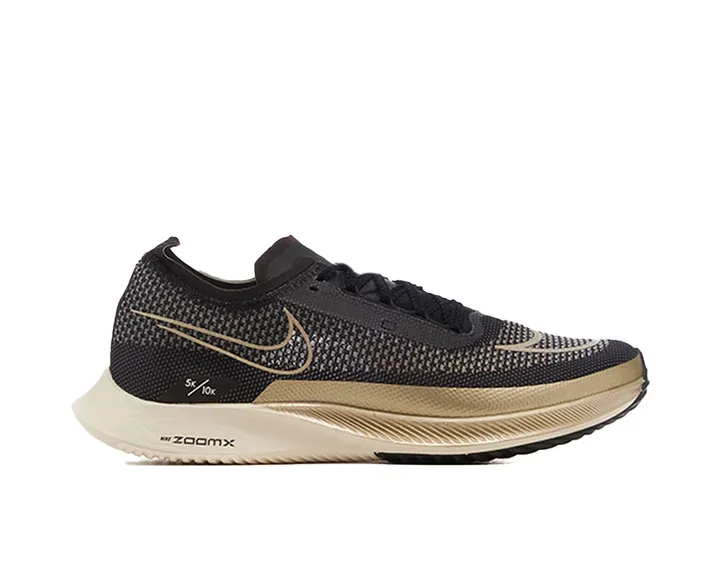 <span class="text-styled__StyledSpan-sc-d280c10c-1 dvOaRP">Nike< span>کفش دویدن Zoom Streakfly