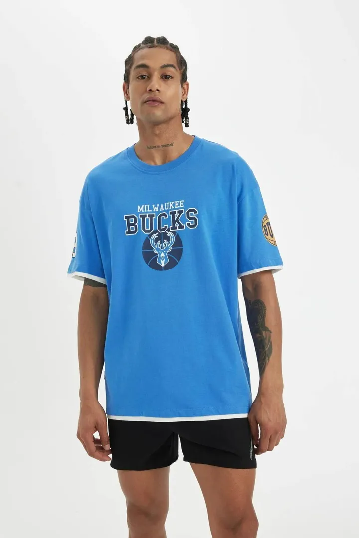 <span class="text-styled__StyledSpan-sc-d280c10c-1 dvOaRP">Defacto< span>تیشرت آستین کوتاه Nba Milwaukee Bucks Boxy Fit Crew B9901ax24sm