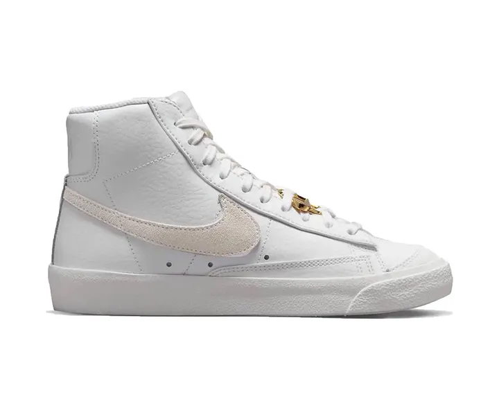 <span class="text-styled__StyledSpan-sc-d280c10c-1 dvOaRP">Nike< span>کفش های روزانه W Blazer Mid '77