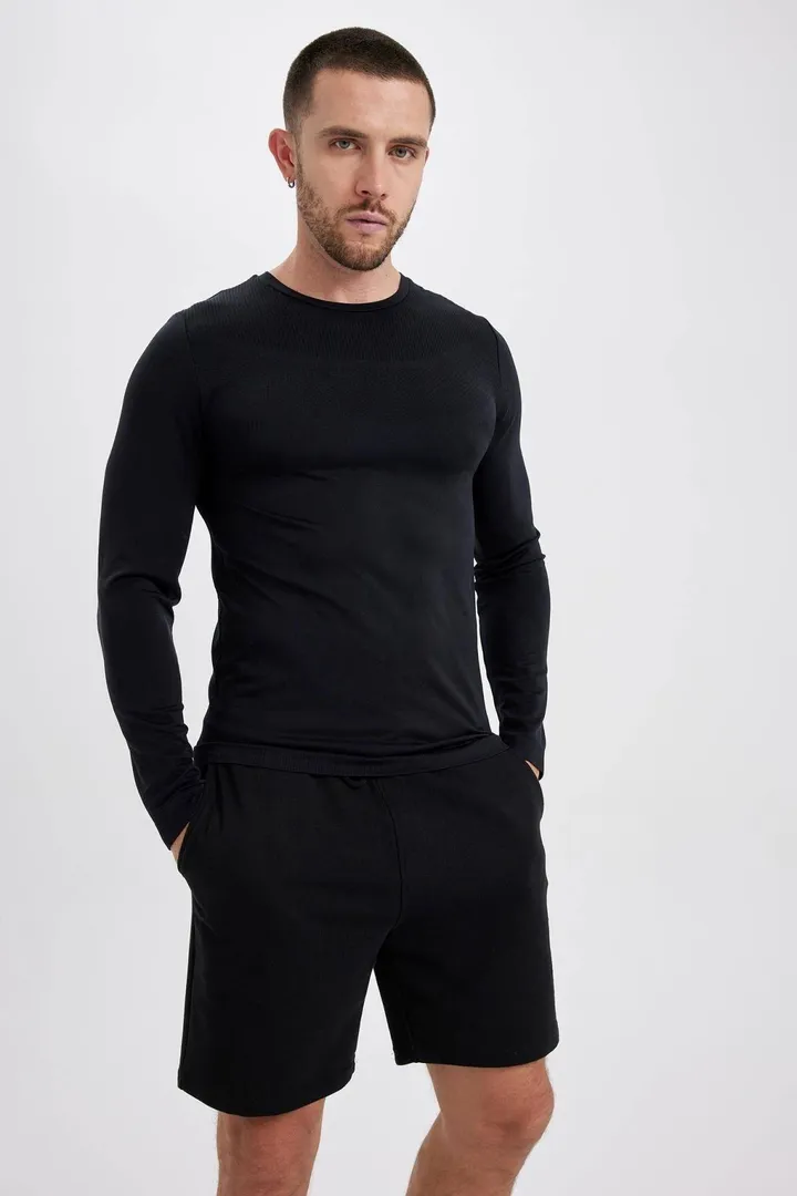 <span class="text-styled__StyledSpan-sc-d280c10c-1 dvOaRP">Defacto< span>تیشرت اسپرت آستین بلند Fit Slim Fit Crew