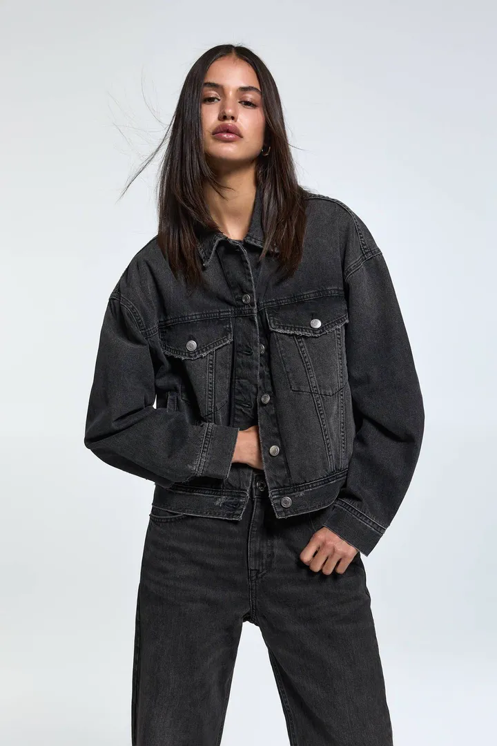 <span class="text-styled__StyledSpan-sc-d280c10c-1 dvOaRP">Pull & Bear< span>کت جین سایز بزرگ