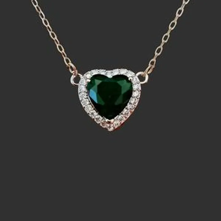 گردنبند زنانه مدل قلب ظریفزمرد کد Art2