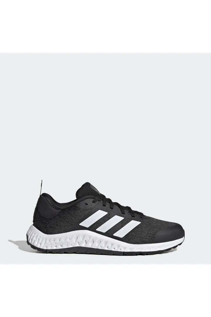 <span class="text-styled__StyledSpan-sc-d280c10c-1 dvOaRP">adidas< span>کفش Everyset - ID4989