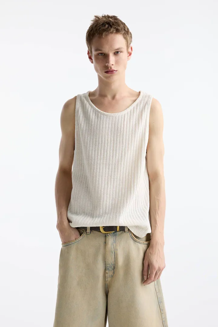 <span class="text-styled__StyledSpan-sc-d280c10c-1 dvOaRP">Pull & Bear< span>زیرپیراهن بافتنی آجدار