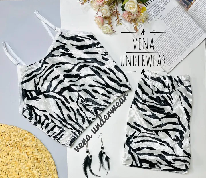 تاپ شورتک مخمل طرح زبرا zebra