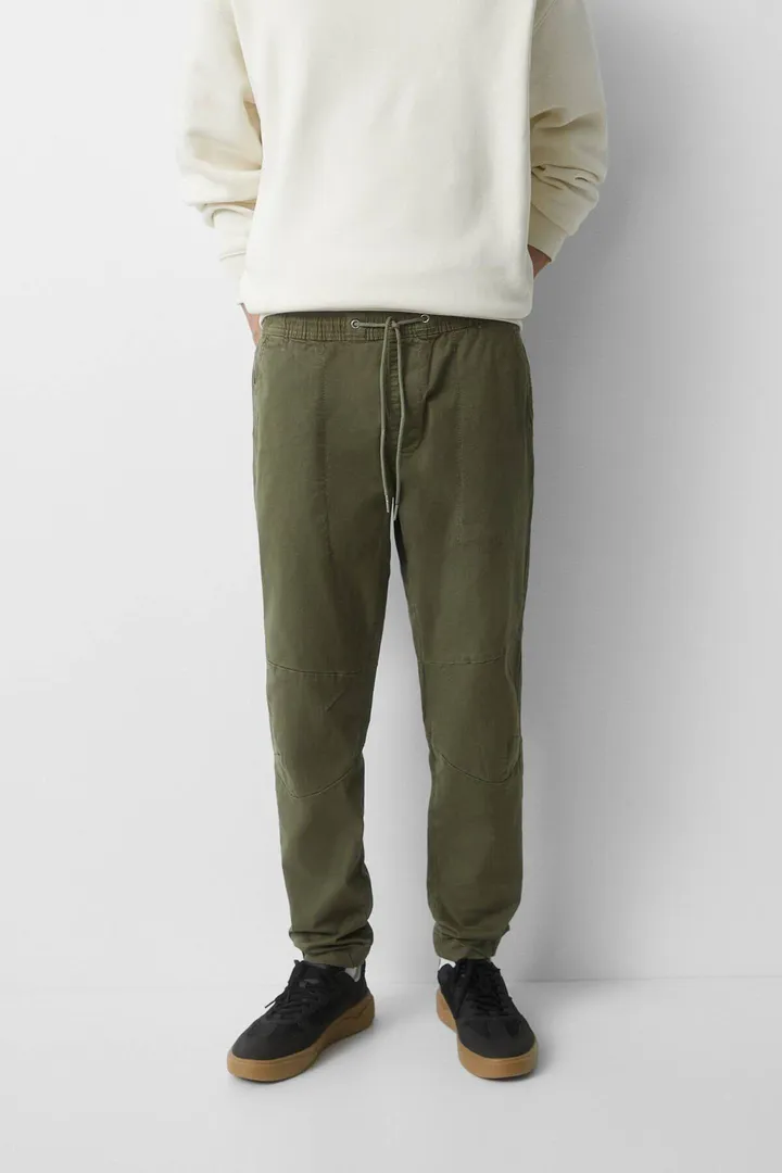 <span class="text-styled__StyledSpan-sc-d280c10c-1 dvOaRP">Pull & Bear< span>شلوار دویدن