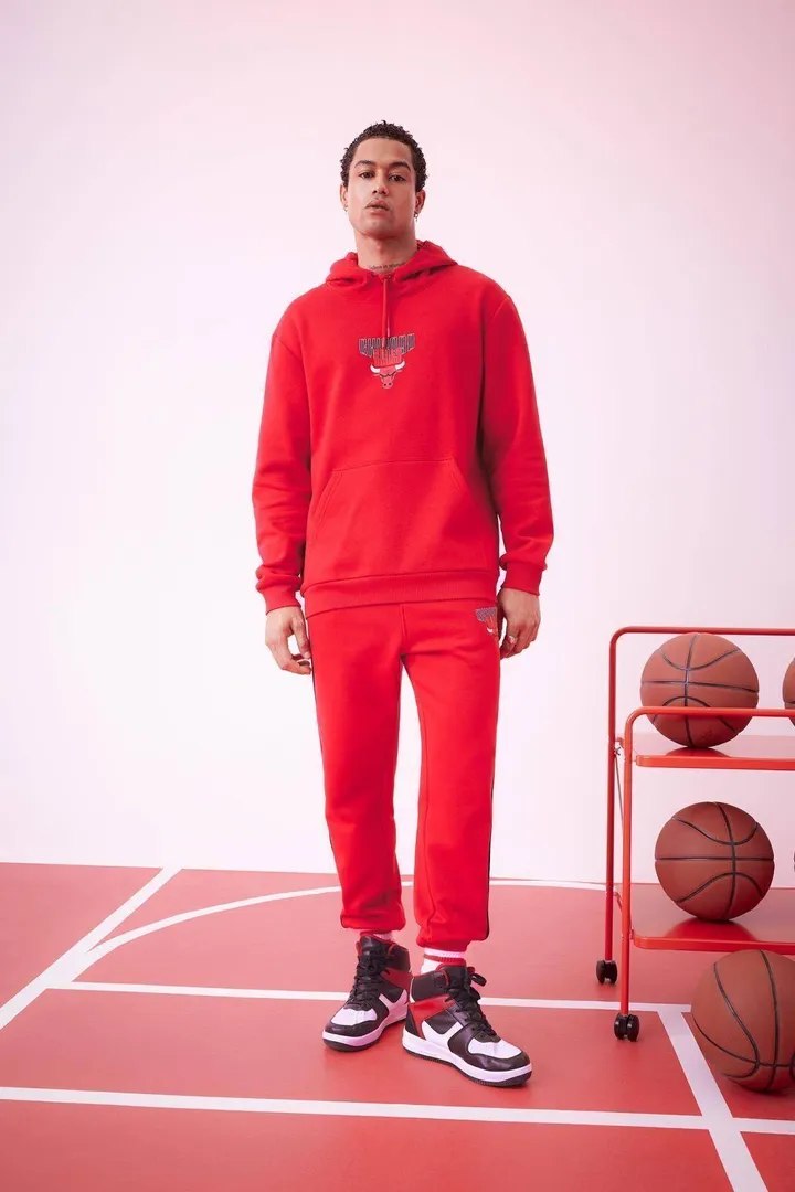 <span class="text-styled__StyledSpan-sc-d280c10c-1 dvOaRP">Defacto< span>Fit Nba Chicago Bulls Standard Fit Thick Jogger B3891ax24sp