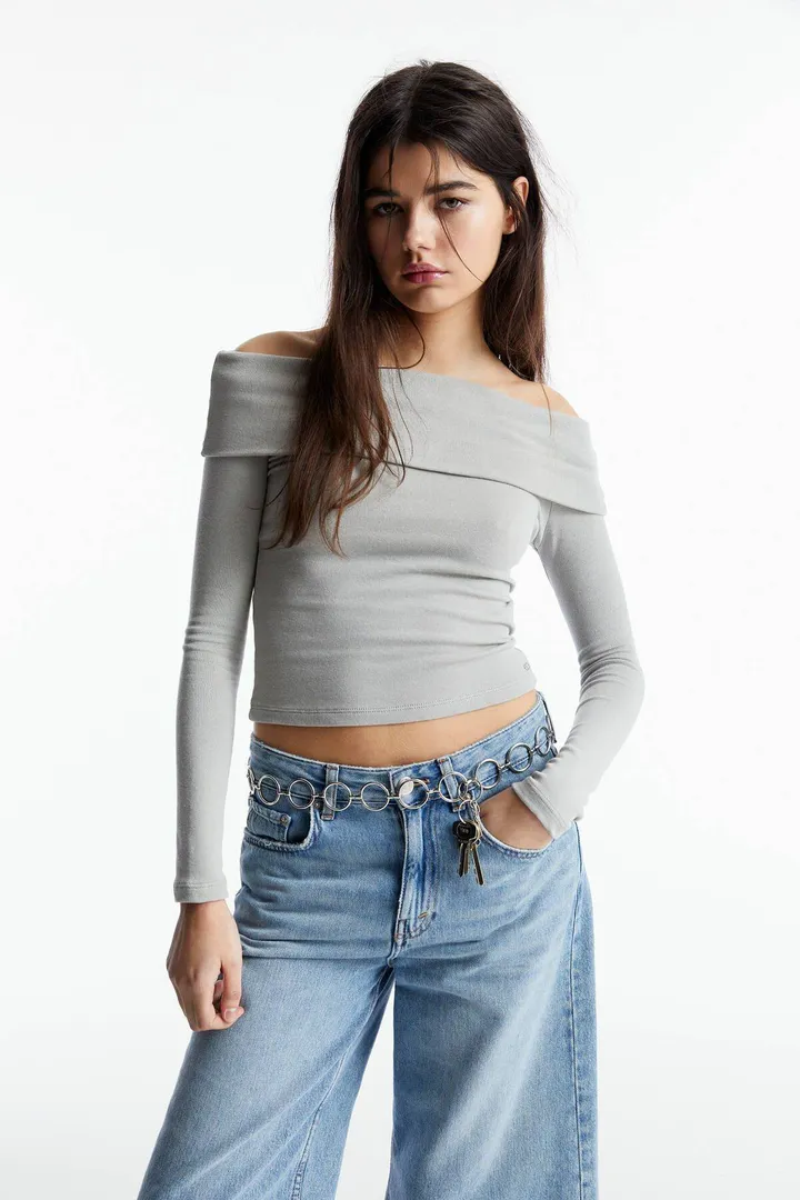 <span class="text-styled__StyledSpan-sc-d280c10c-1 dvOaRP">Pull & Bear< span>تیشرت بدون شانه