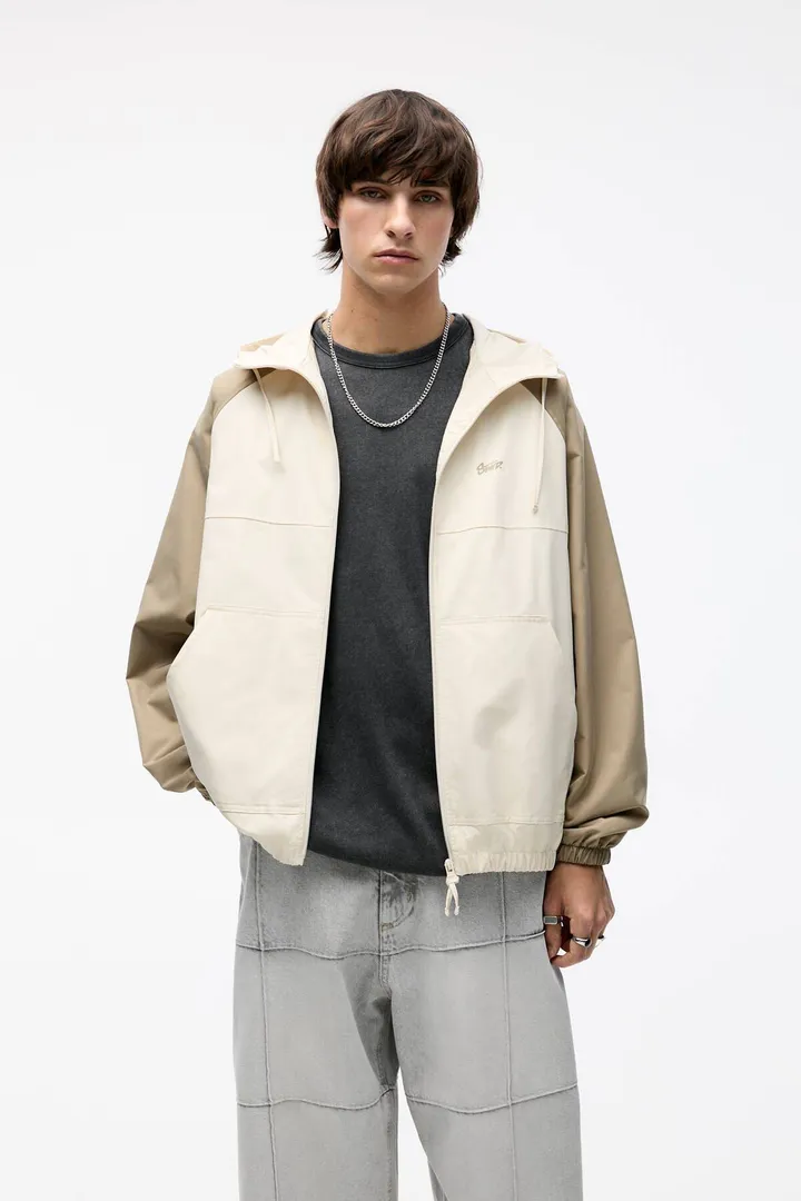 <span class="text-styled__StyledSpan-sc-d280c10c-1 dvOaRP">Pull & Bear< span>بارانی STWD با کلاه و بلوک رنگ