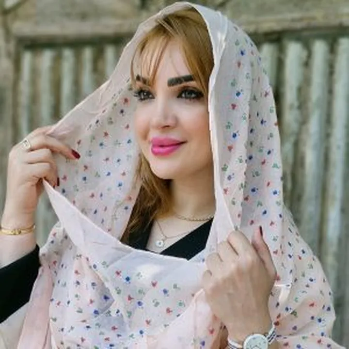 شال گل گلی ۳۴۷۰۰۲۷۵ ۲