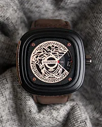 ساعت صفحه مربعی عقربه‌ای مردانه sevenfriday ط