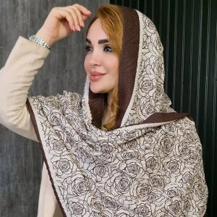 شال پلیسه گل رز ۳۴۷۰۰۲۵۱