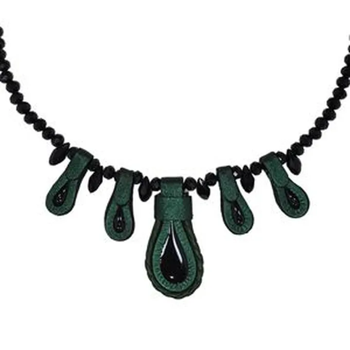 گردنبند زنانه مدل چرم طبیعی