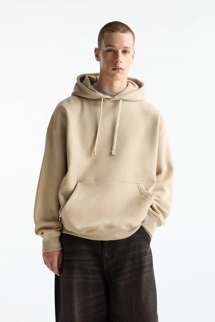 <span class="text-styled__StyledSpan-sc-d280c10c-1 dvOaRP">Pull & Bear< span>سویشرت کلاهدار اولیه