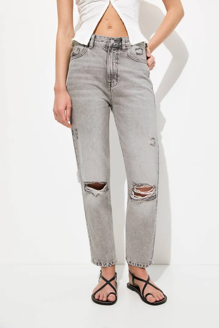 <span class="text-styled__StyledSpan-sc-d280c10c-1 dvOaRP">Pull & Bear< span>مامان مضطرب شلوار جین مناسب