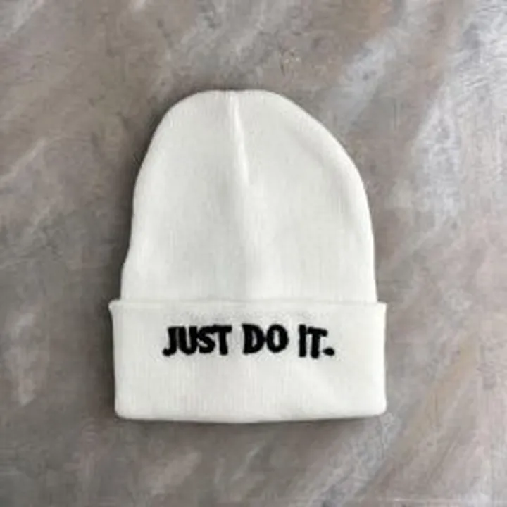 کلاه بافت طرح just do it سفید