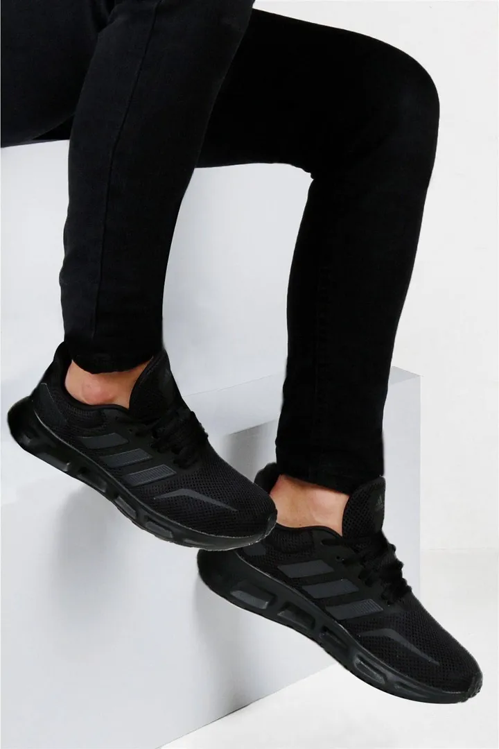 <span class="text-styled__StyledSpan-sc-d280c10c-1 dvOaRP">adidas< span>کفش دویدن مردانه Showtheway 2.0 Gy6347 مشکی