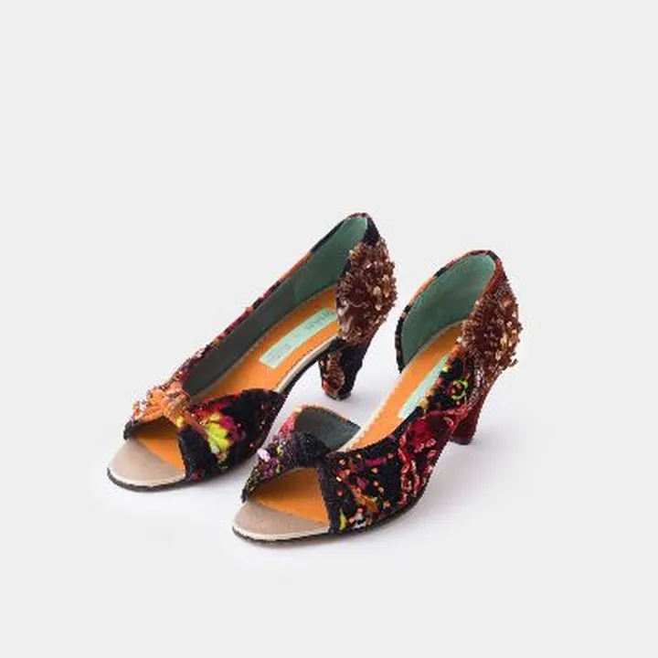 کفش زنانه دارچین جان جان