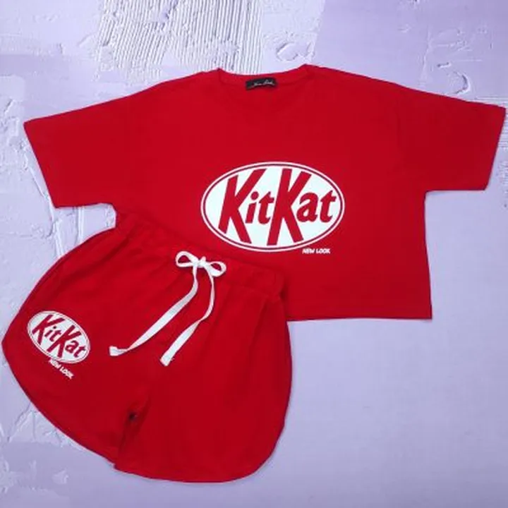 ست تیشرت کراپ و شورتک Kit Kat