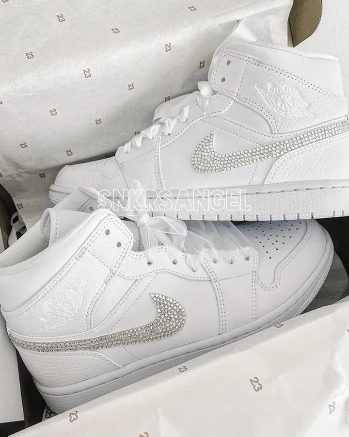 کفش جردن ۱ زنانه ساق بلند کاستوم طرح wedding blinged nike II